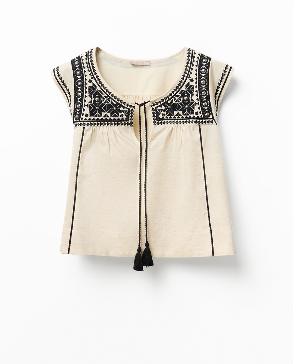 Blusa com Bordados Espelho Branco-5