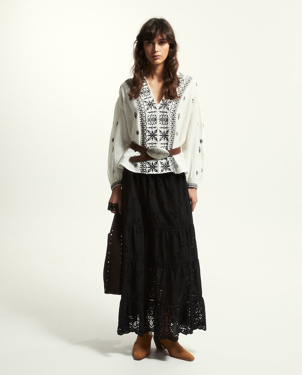 Blusa com bordados em contraste Branco-marfim-2