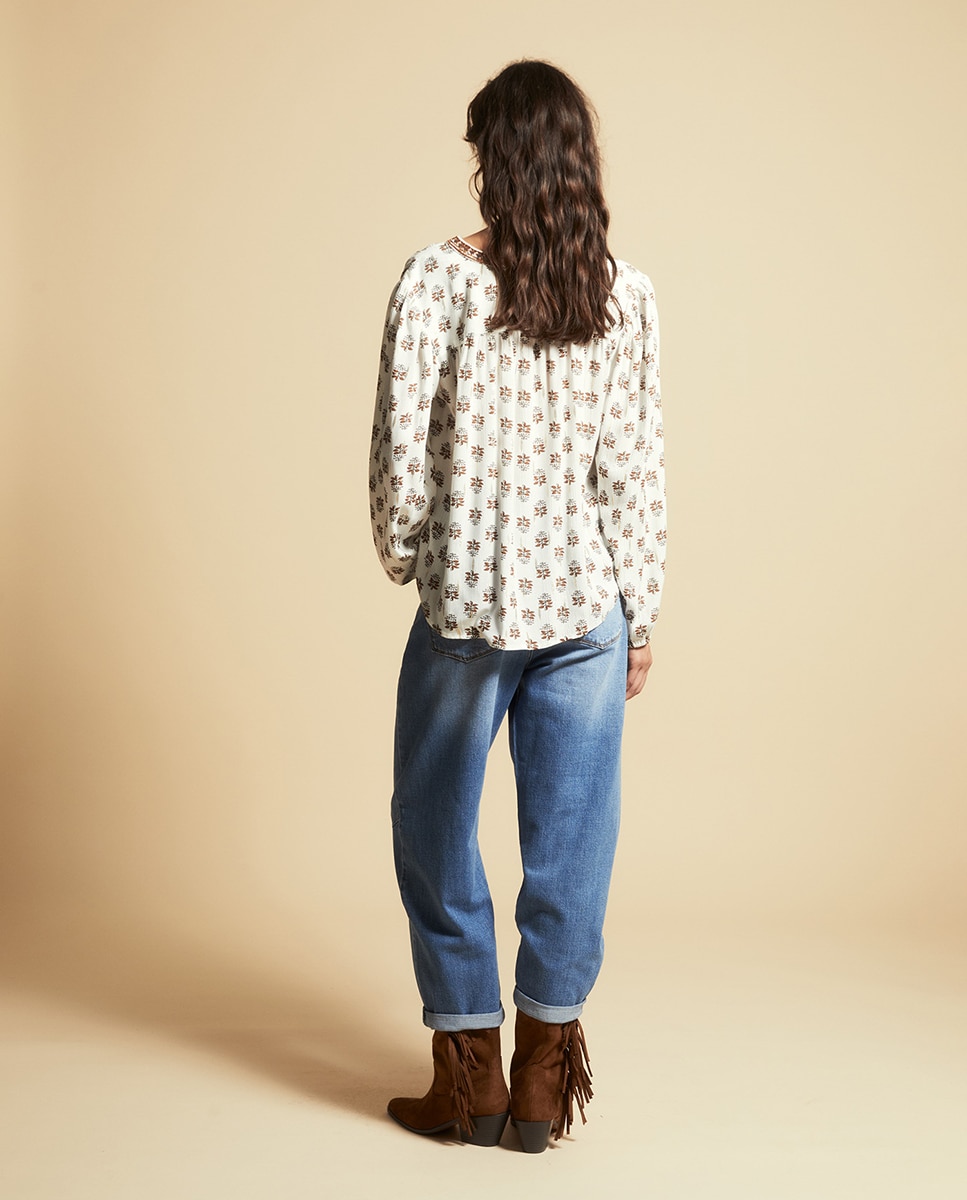 Blusa com Estampado de Fio Metalizado Cru-4