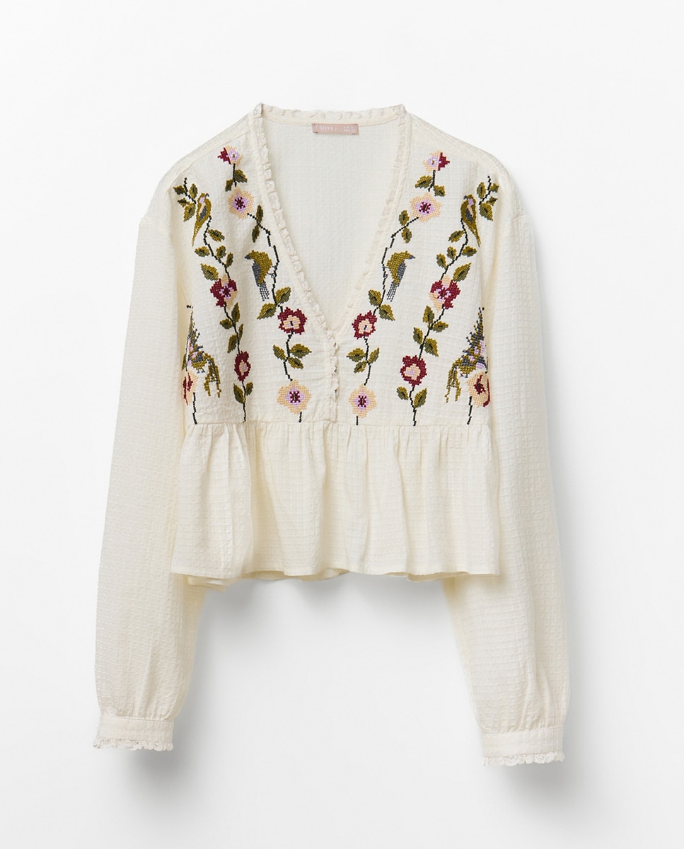 Blusa com Bordado Floral Branco-7