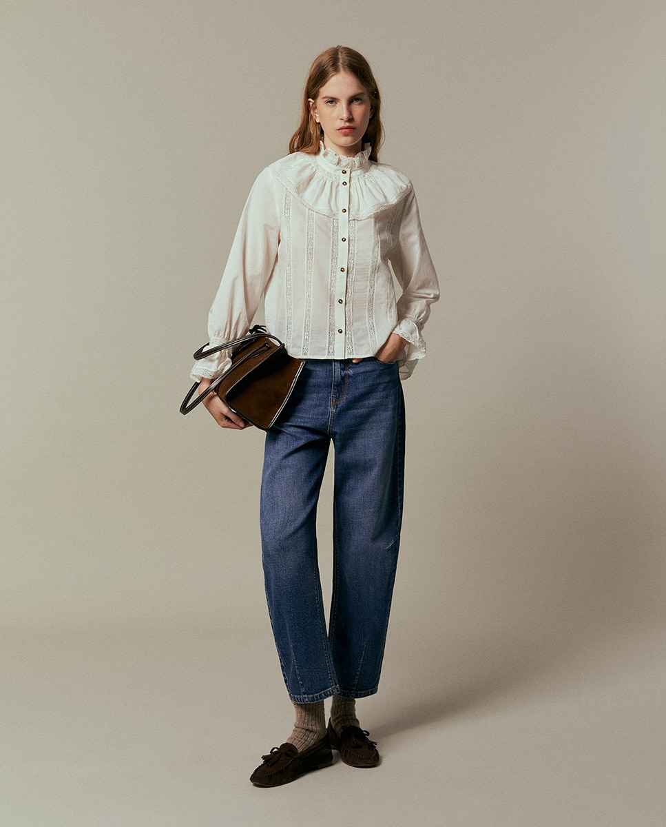 Blusa com Peça na Gola Branco-2