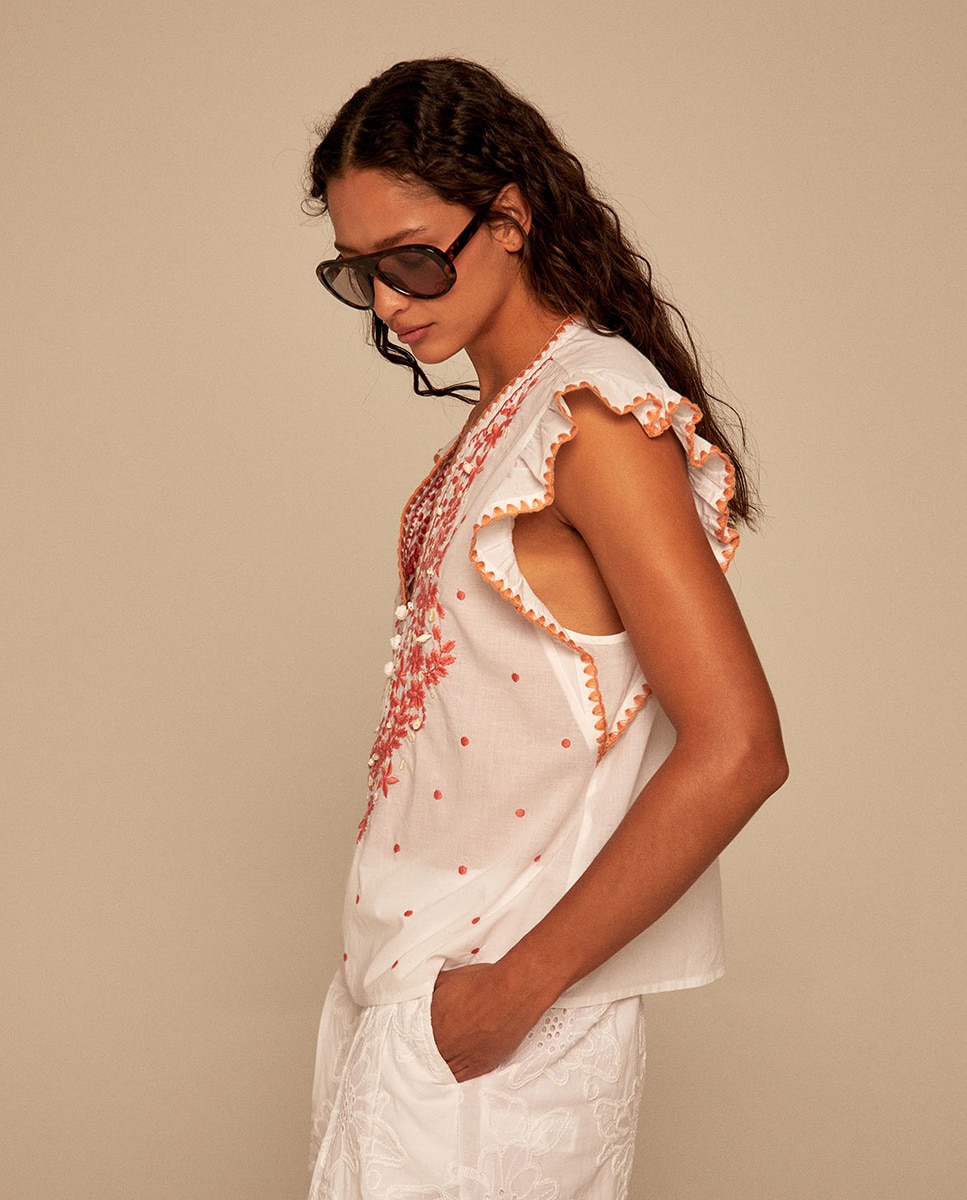 Blusa com Bordado de Missangas Branco-4