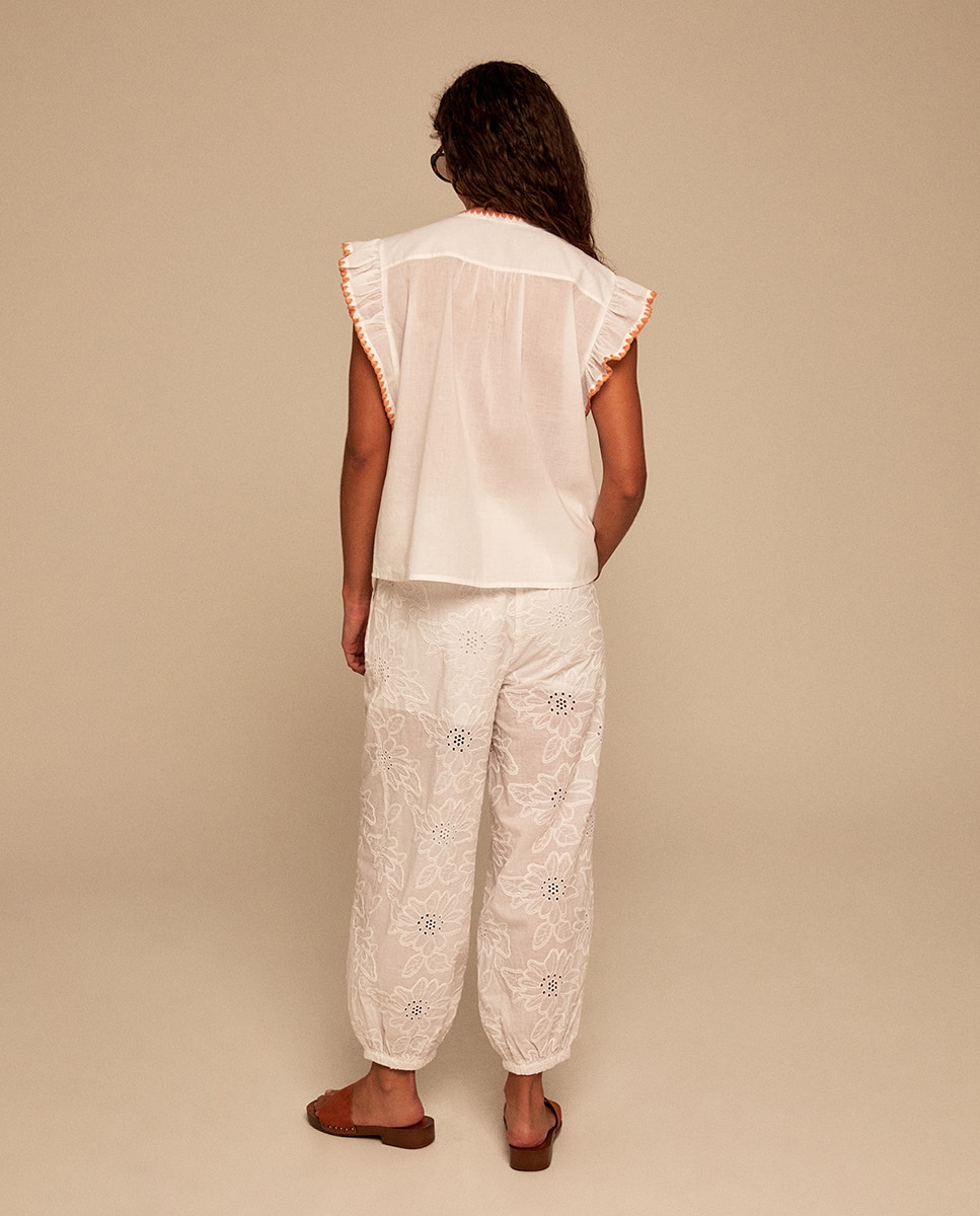 Blusa com Bordado de Missangas Branco-5