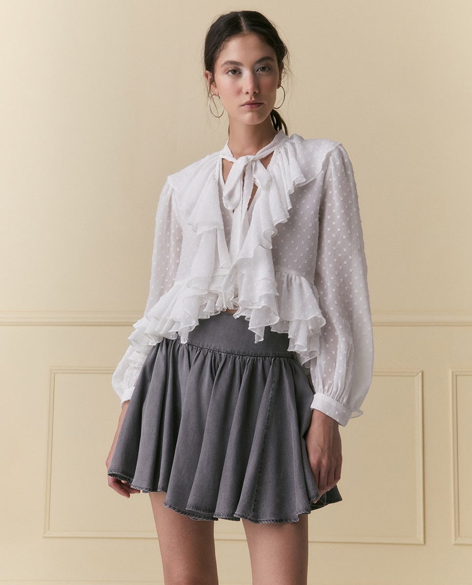 Imagem 0 de Blusa de plumeti com folhos