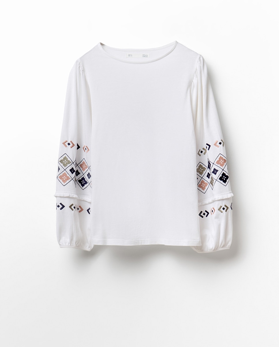 T-shirt Bordada Rosa-5