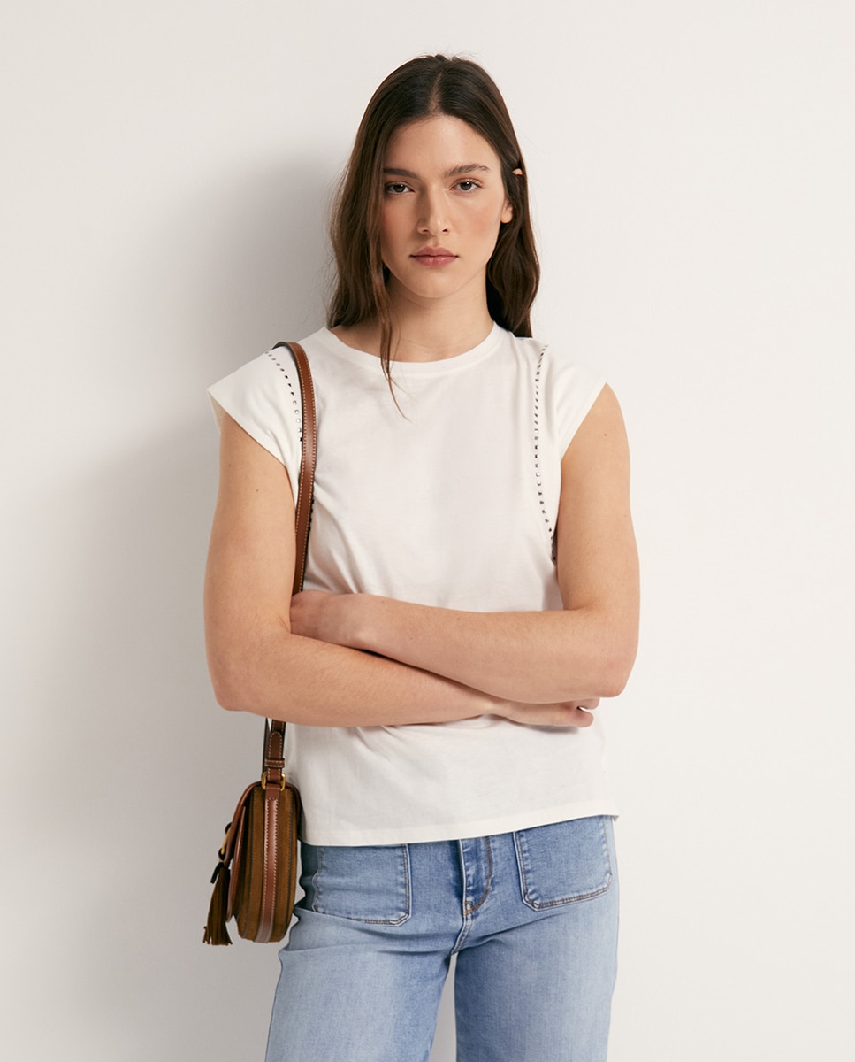 T-shirt com Tachas Branco-1
