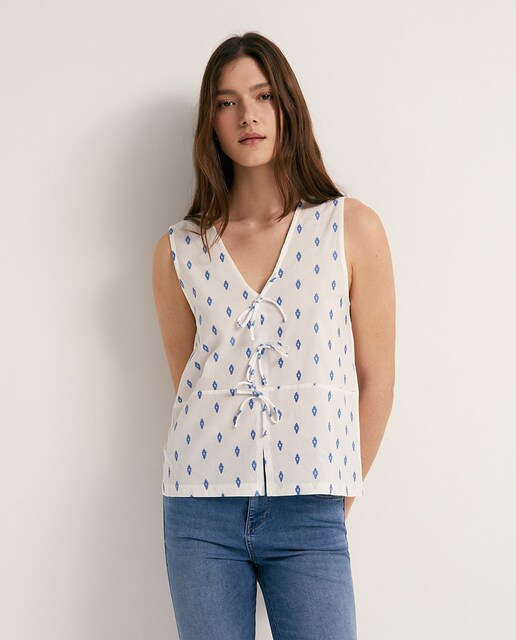 Imagen 0 de Camiseta bordado lazadas