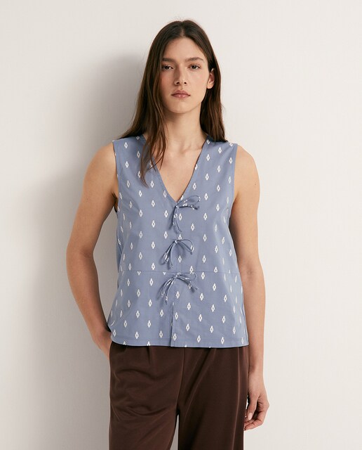 Imagen 0 de Camiseta bordado lazadas