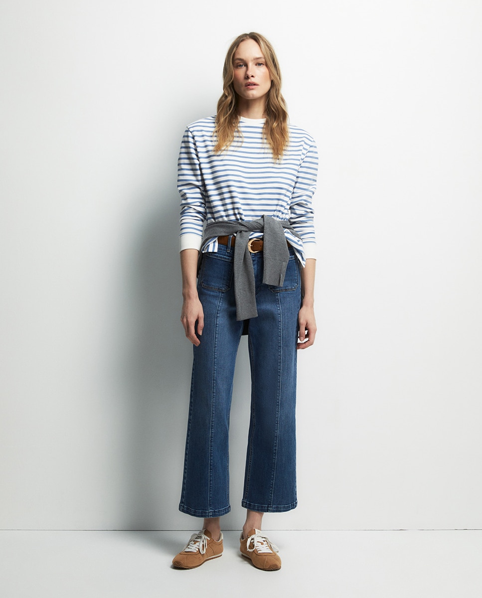 Sweatshirt Básica com Gola Azul-2