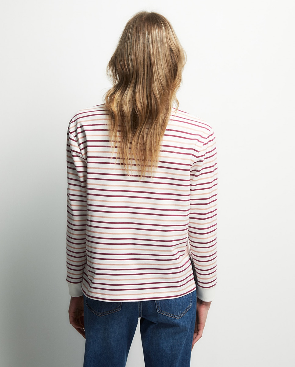 Sweatshirt Básica com Gola Bordeaux-4