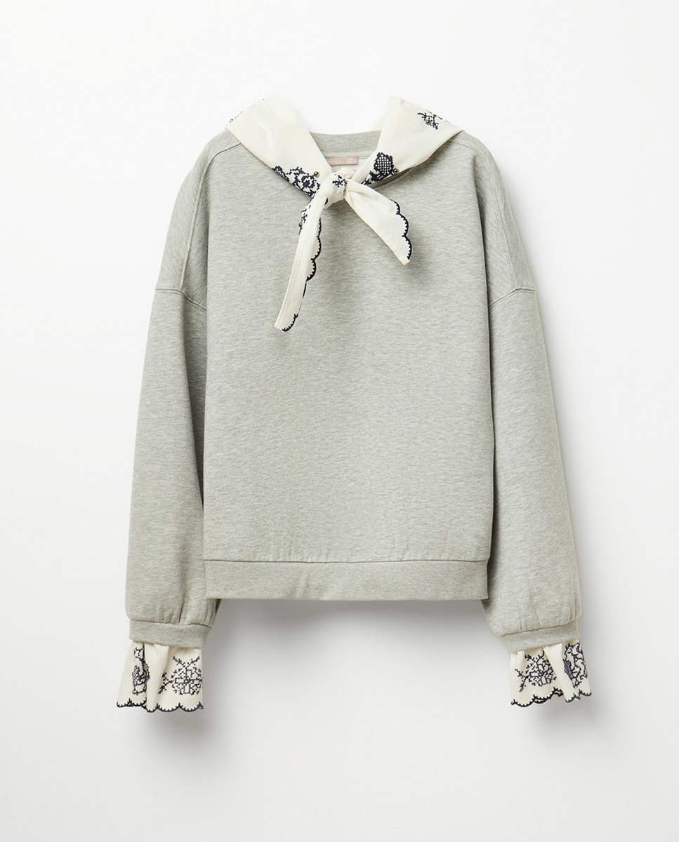 Sweatshirt com Lenço Bordado Cinzento-claro-5