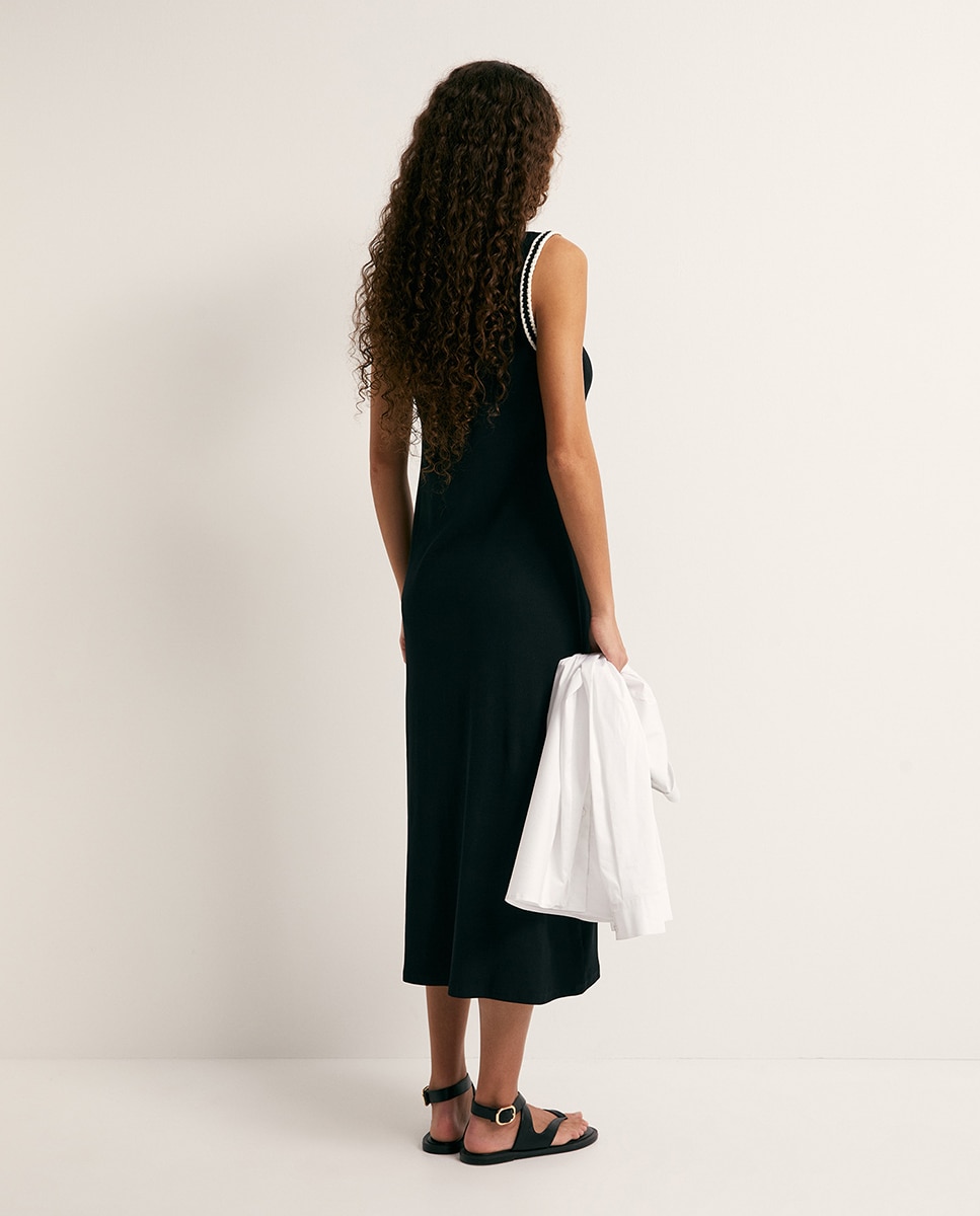 Vestido com Nervuras e Trança Preto-4