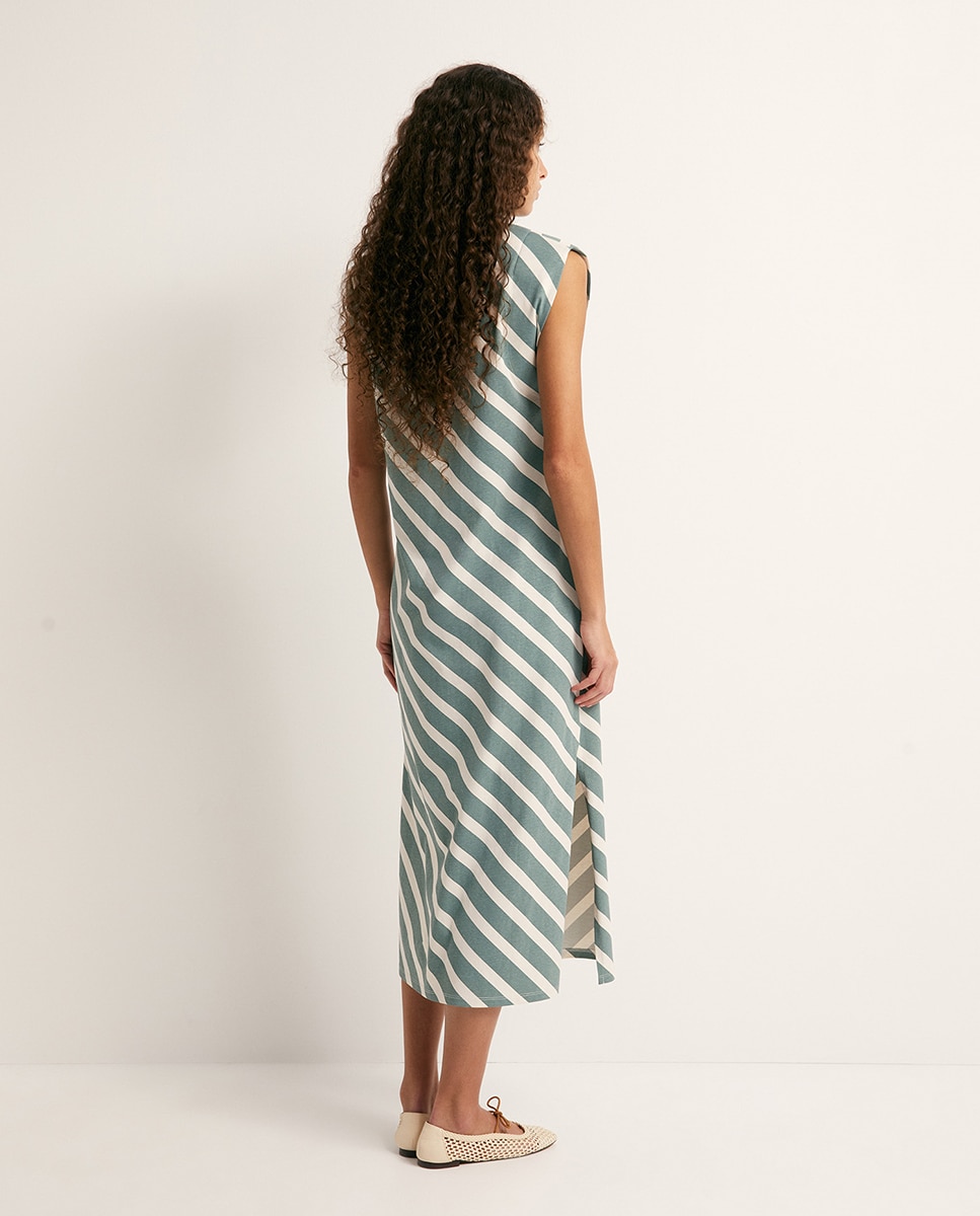 Vestido Básico com Lavagem Verde-5