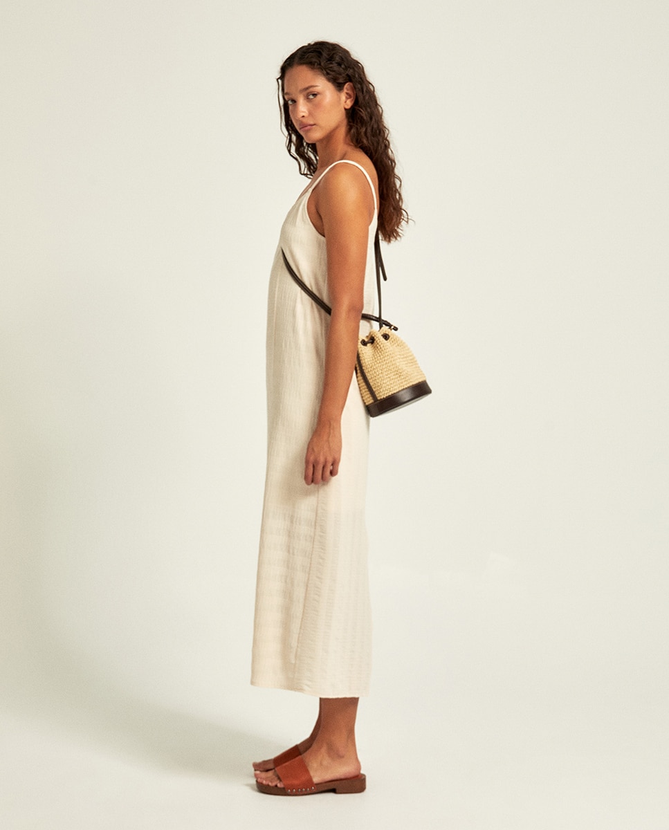 Vestido com Textura e Decote em Bico Branco-3