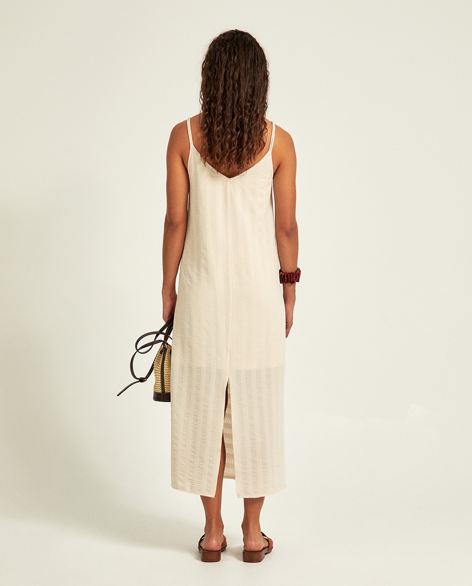 Vestido com Textura e Decote em Bico Branco-4