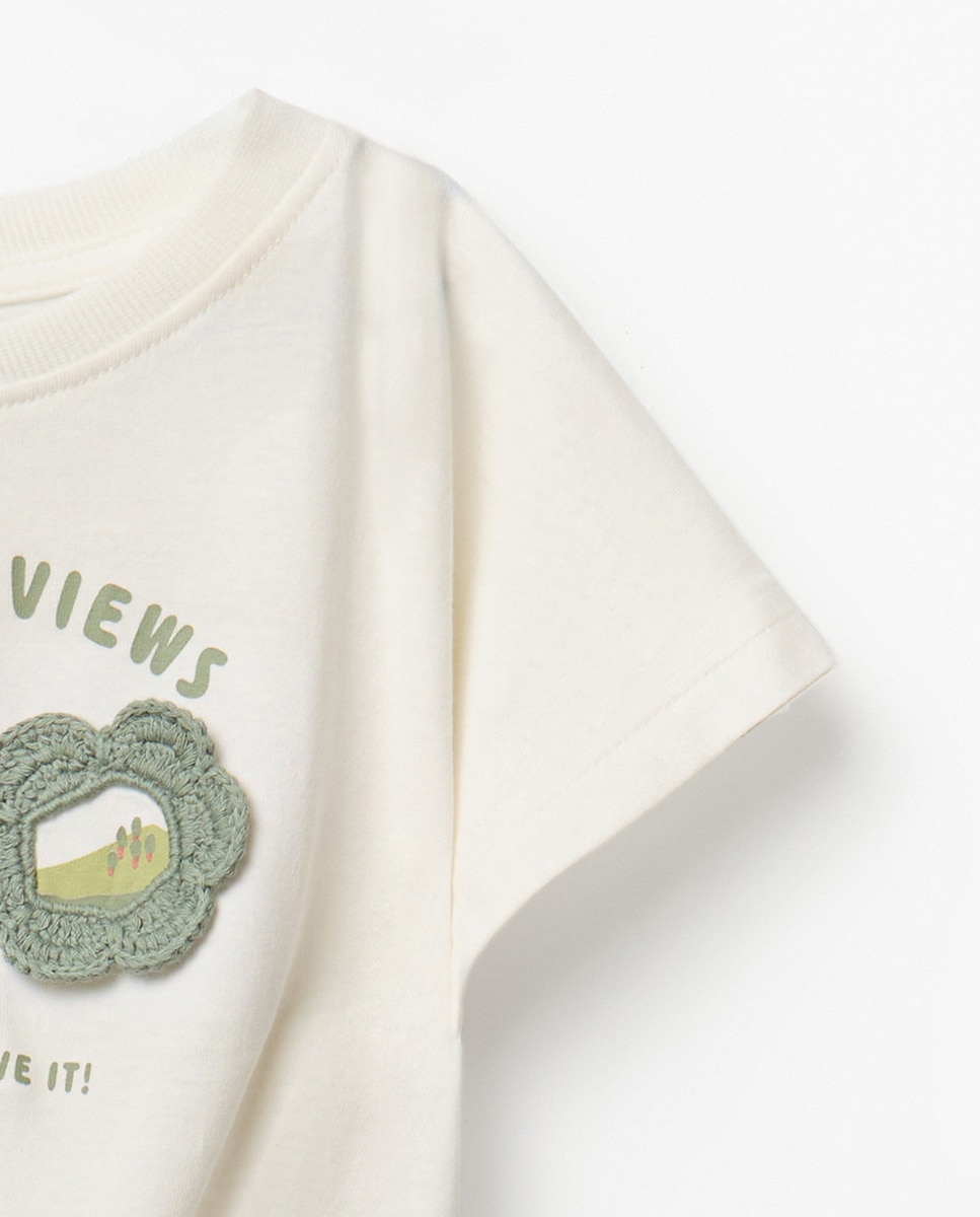 T-shirt com Nó e Óculos Cru-3