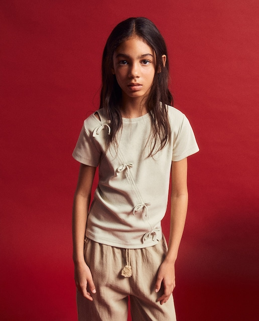 Imagen 0 de Camiseta lazos