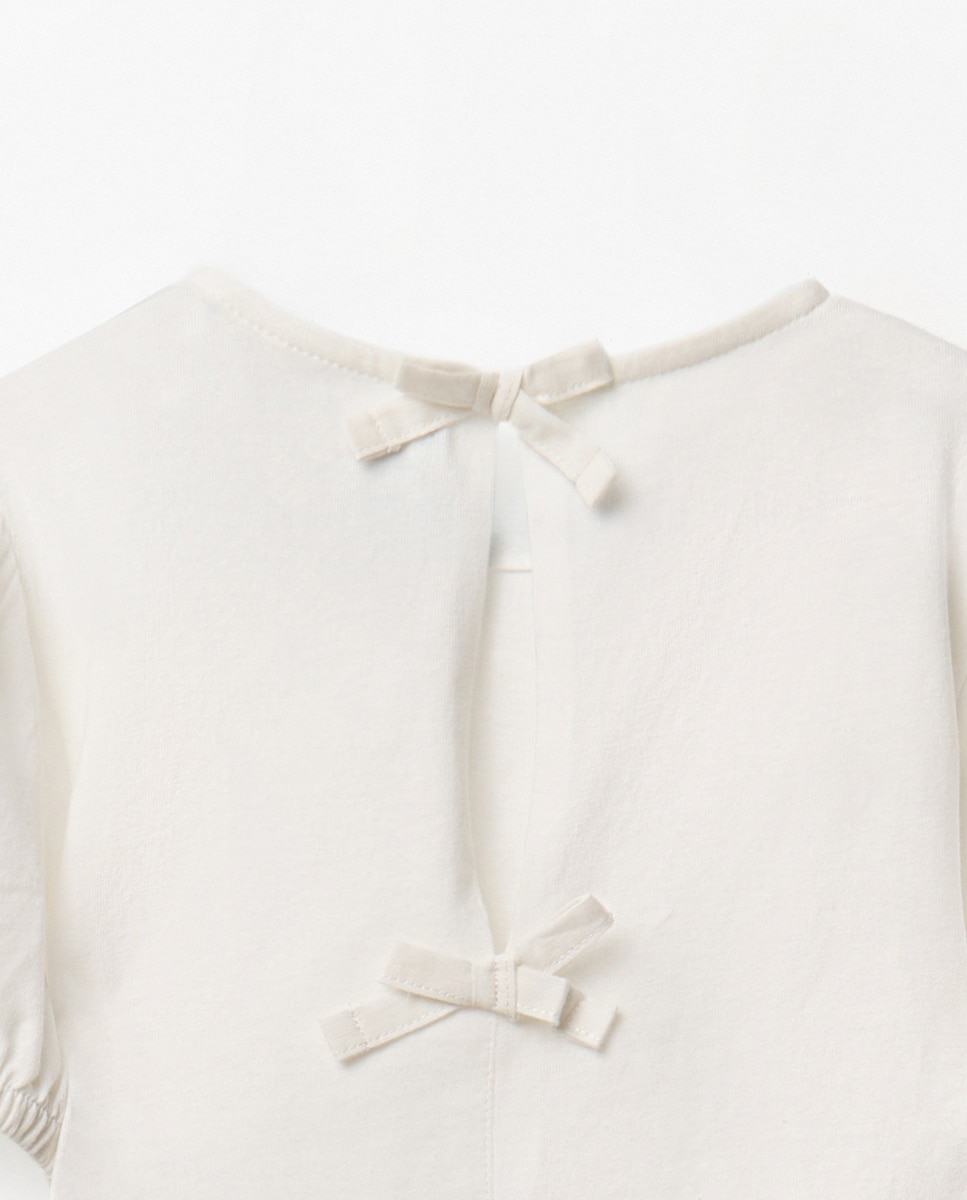 T-shirt com Abertura nas Costas Cru-6