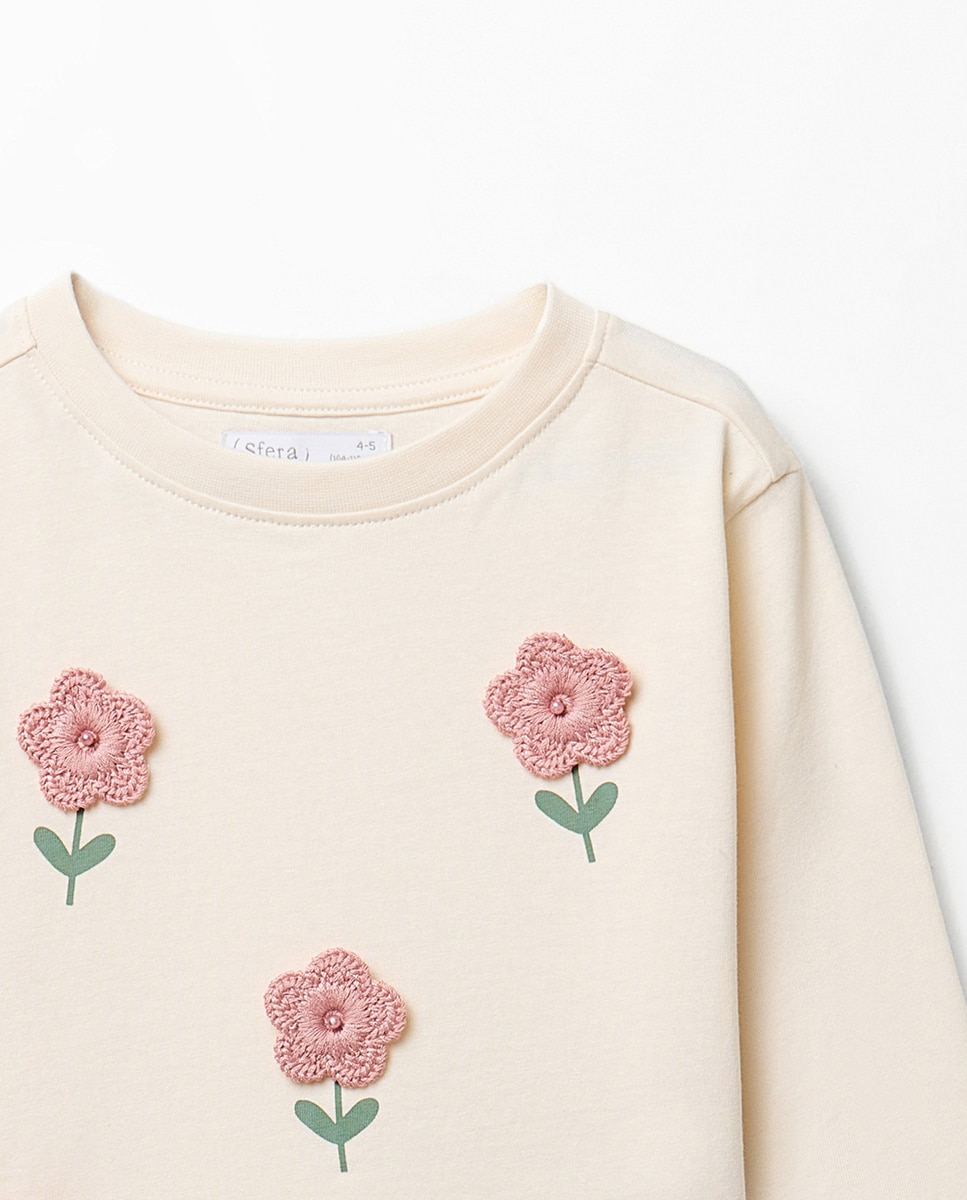 T-shirt com Crochet Floral 120 Cru-2