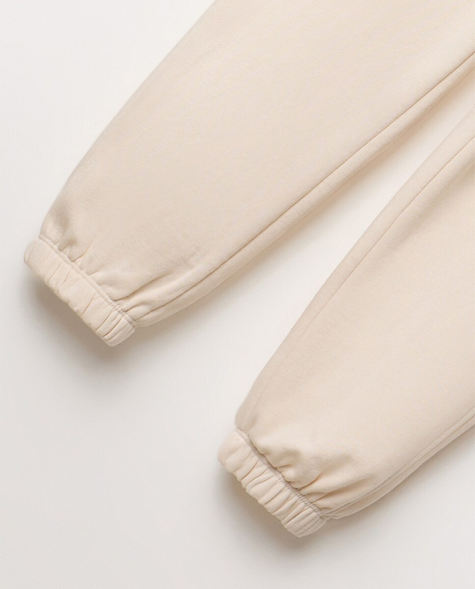 Joggers Básicas Cru-3