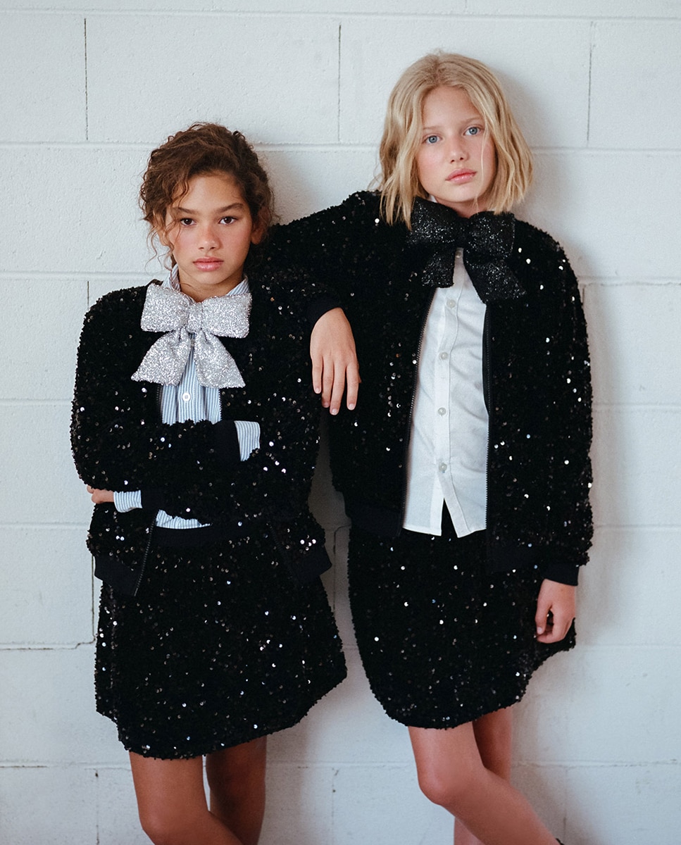 Saia com Lantejoulas e em Veludo Preto-1