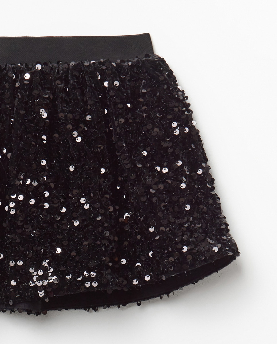 Saia com Lantejoulas e em Veludo Preto-3