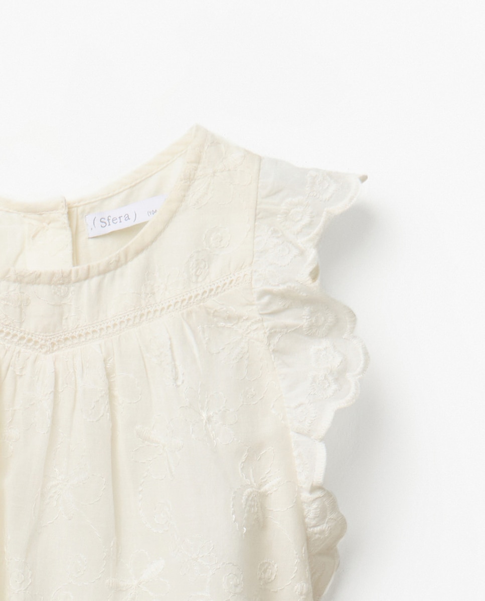 Blusa em Tecido Bordado Sfera Cru-2
