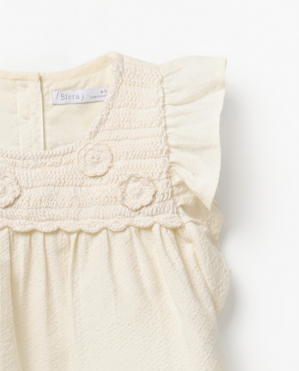 Blusa Dobby com Peitilho Sfera Cru-2