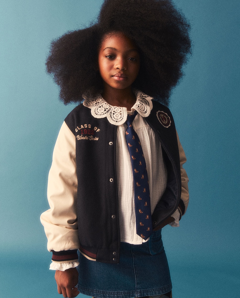 Imagem 0 de Blusa Ondulada com Gola com Fantasia