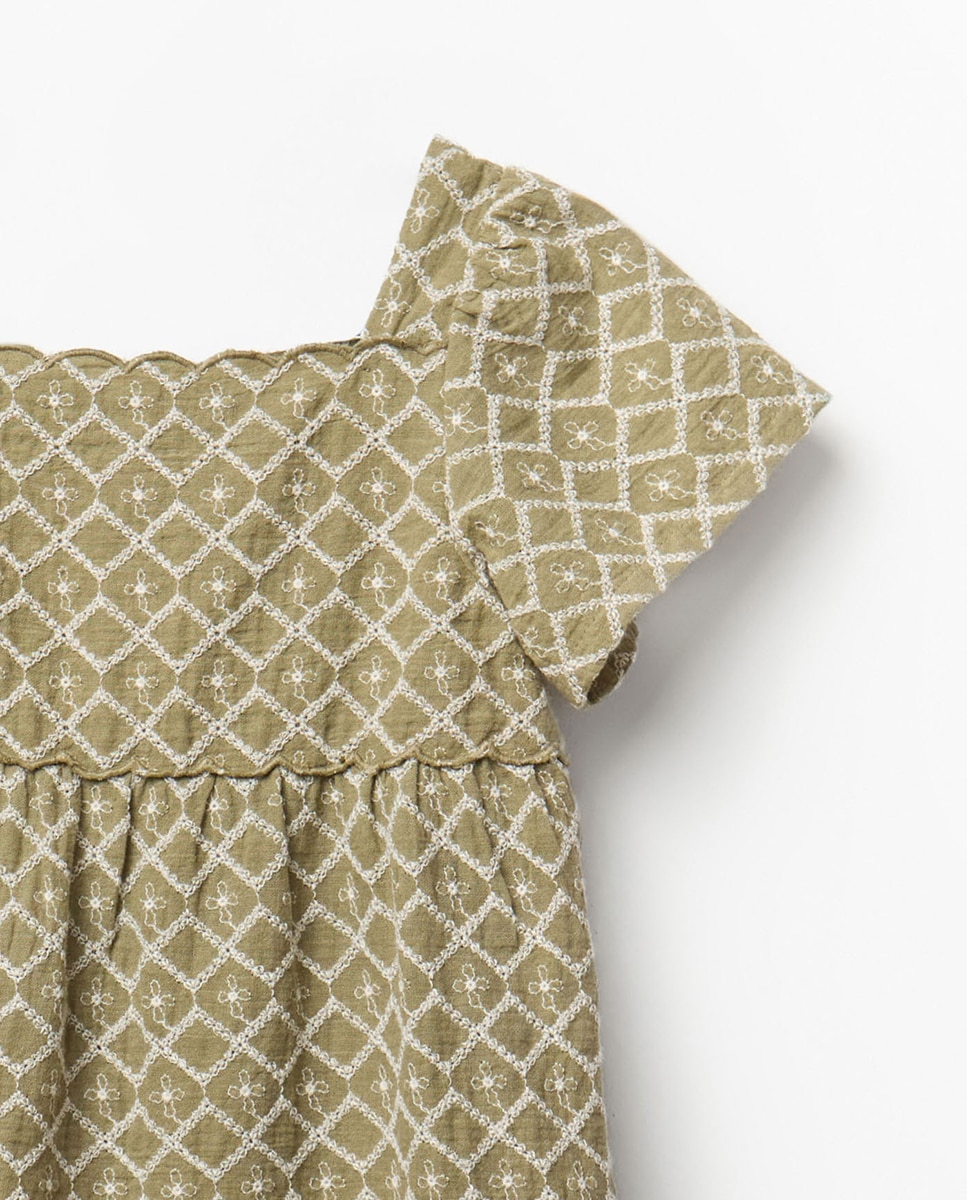 Vestido com Bordado de Losangos Sfera Caqui-6