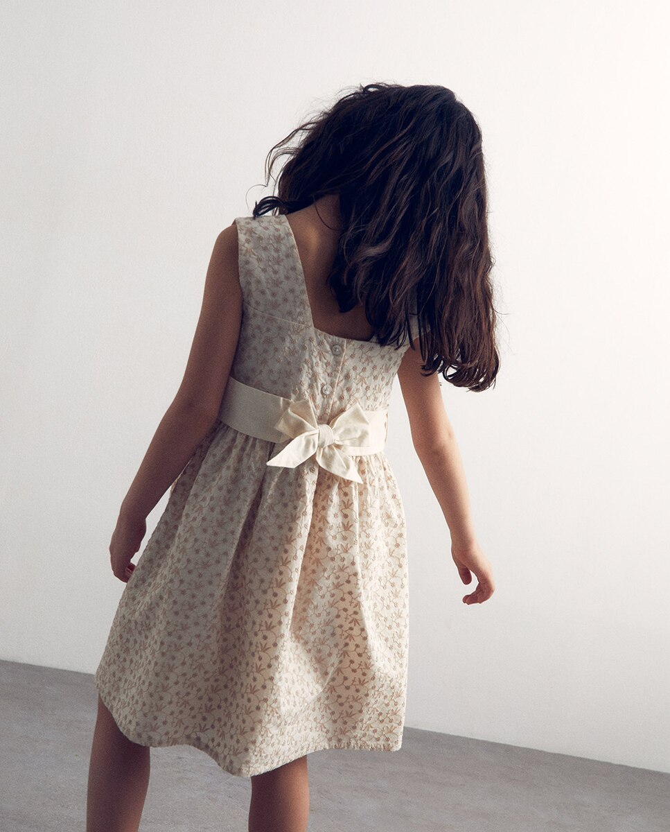 Vestido bordado Sfera Cru-3