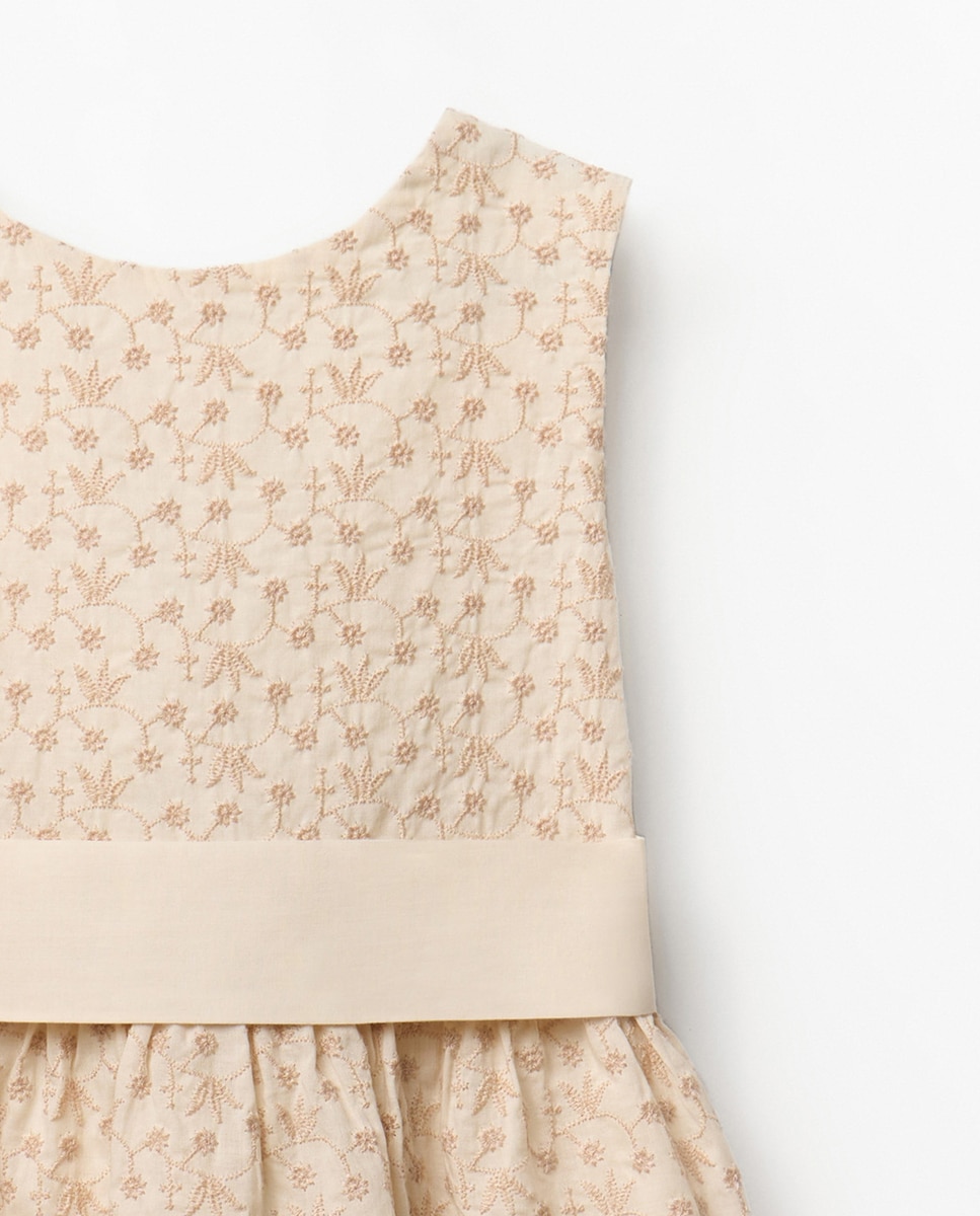 Vestido bordado Sfera Cru-6