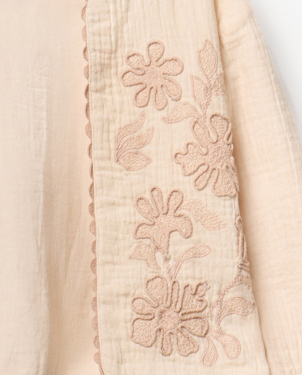 Kimono Ondulado com Bordados Cru-5