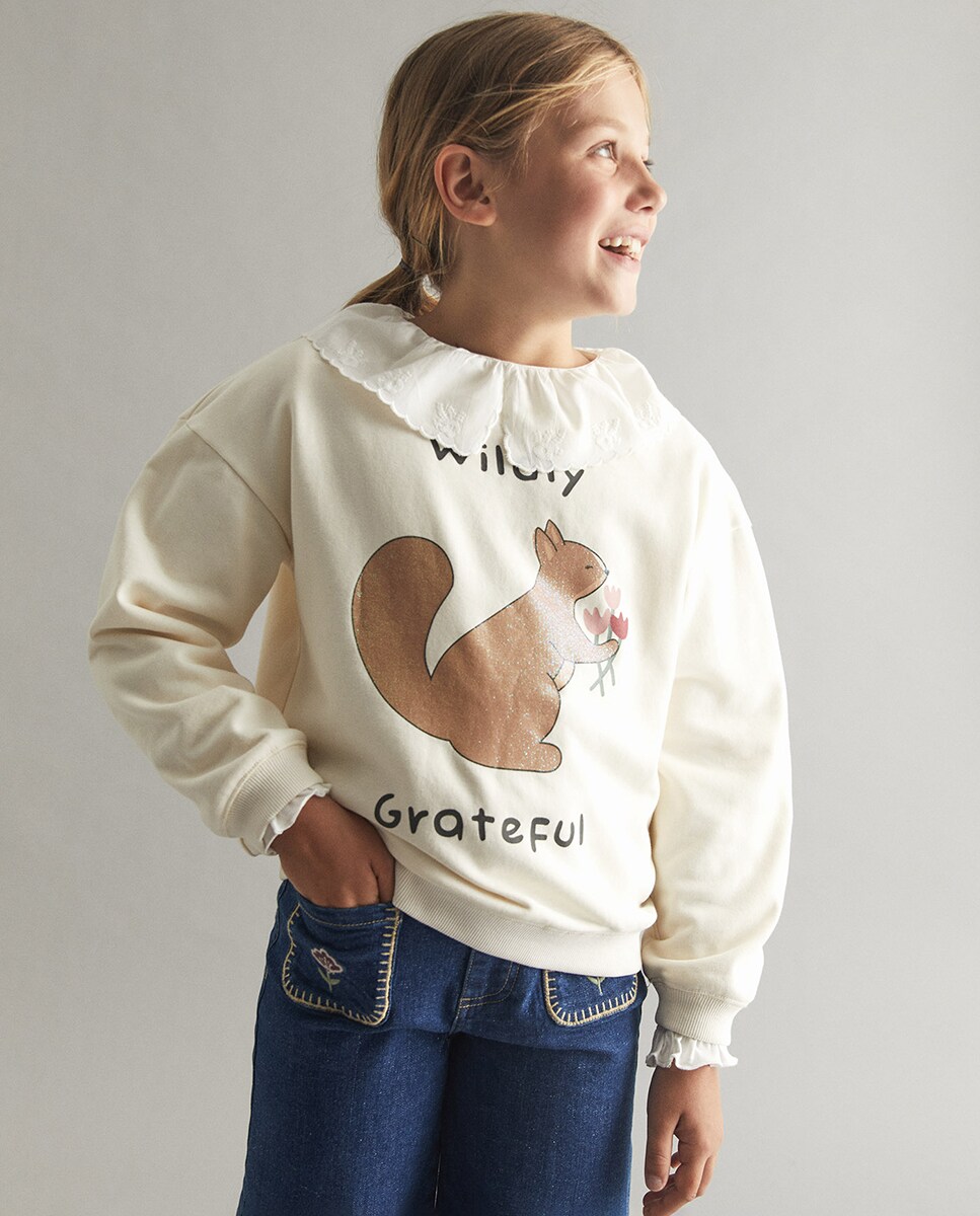 Sweatshirt com Estampado Posicional de Esquilo Cru-3