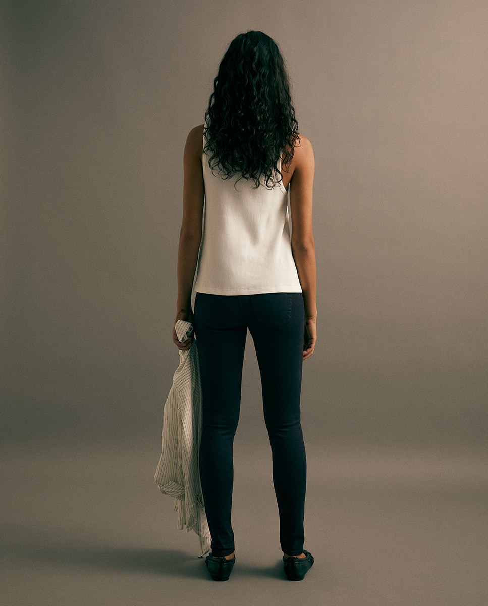 Jeans Super Skinny com Cintura Média Preto-5