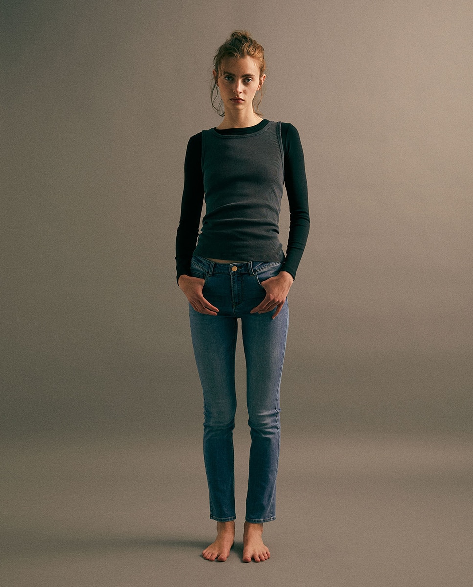 Imagem 0 de Jeans Skinny de Cintura Subida