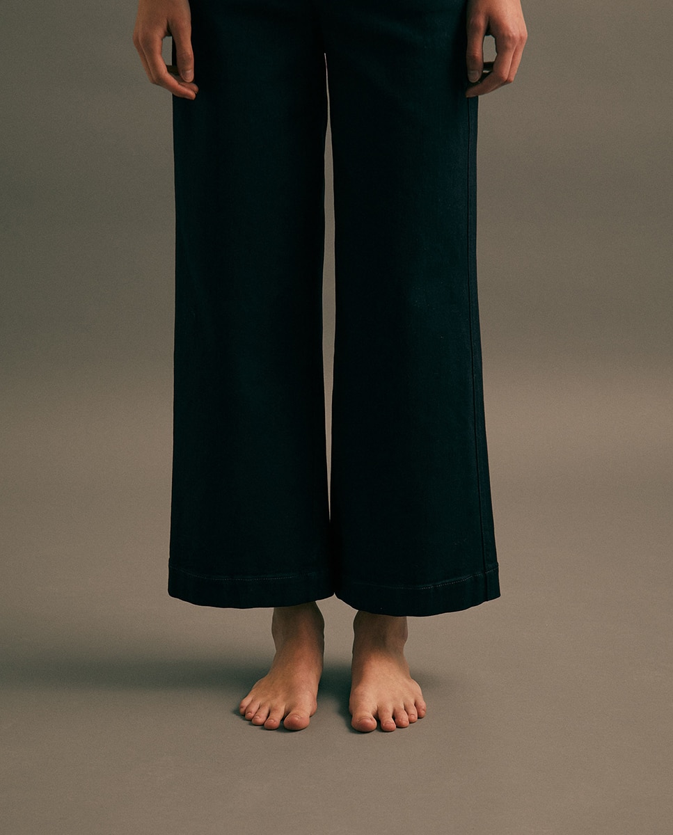 Jeans Tipo Culotte com Cintura Subida Preto Intenso-7