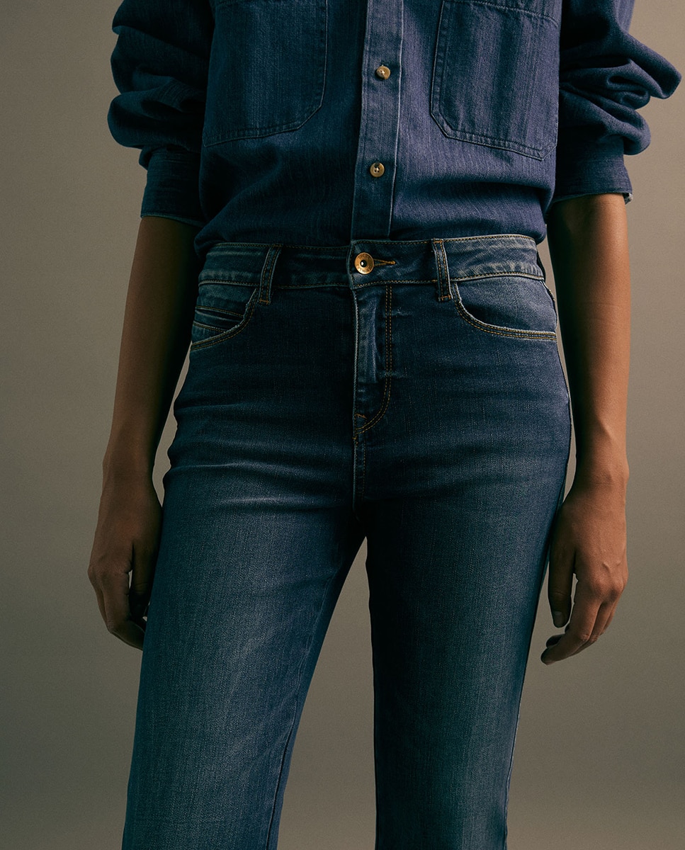 Jeans Bootcut com Cintura Subida Azul Suave-3