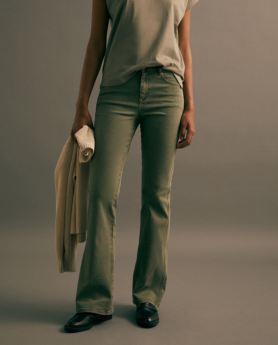 Jeans Bootcut com Cintura Subida 520 Caqui-2