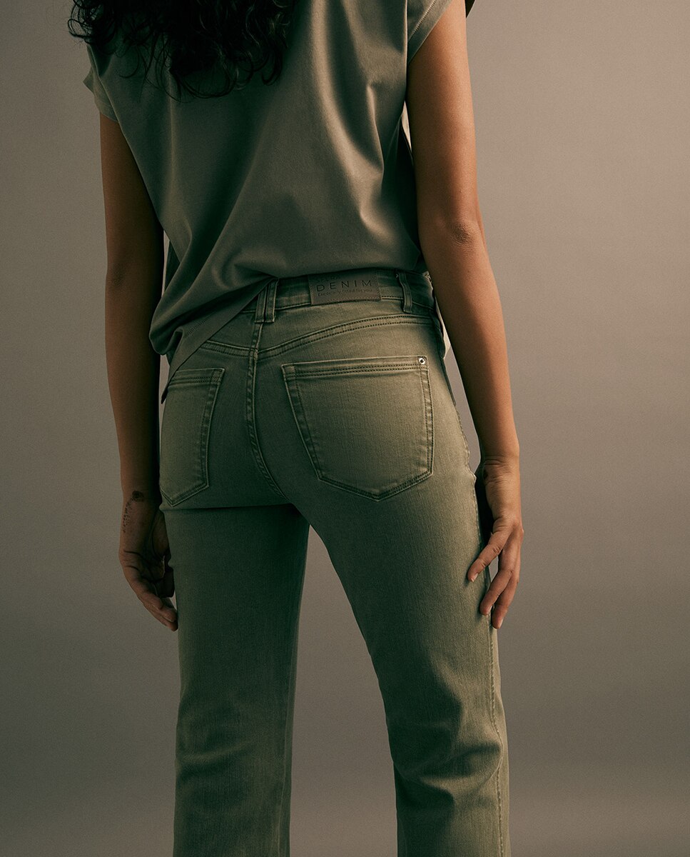 Jeans Bootcut com Cintura Subida 520 Caqui-6