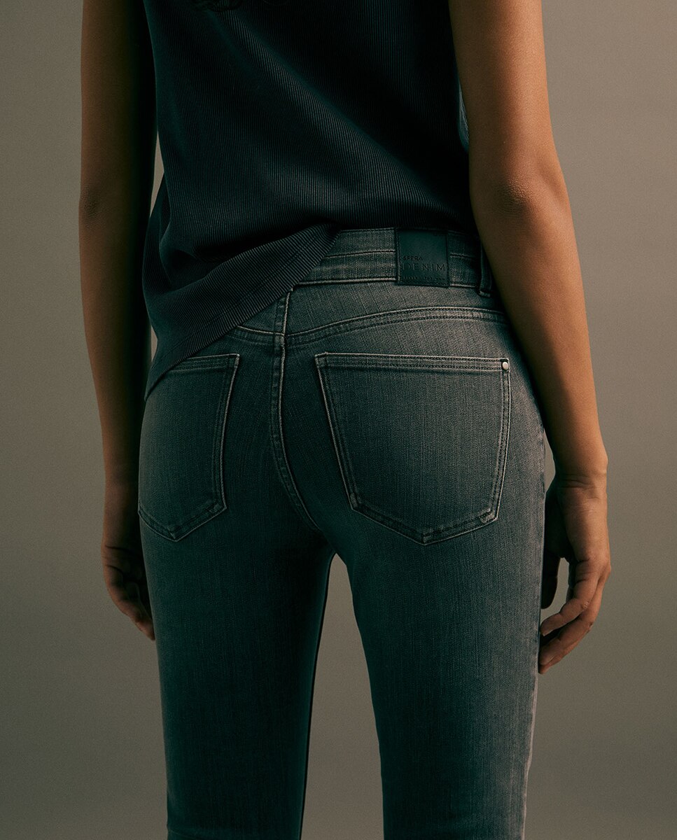 Jeans Skinny com Cintura Subida Cinzento-6