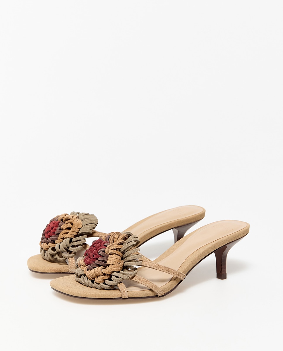 Imagem 0 de Sandálias de Croute com Flor