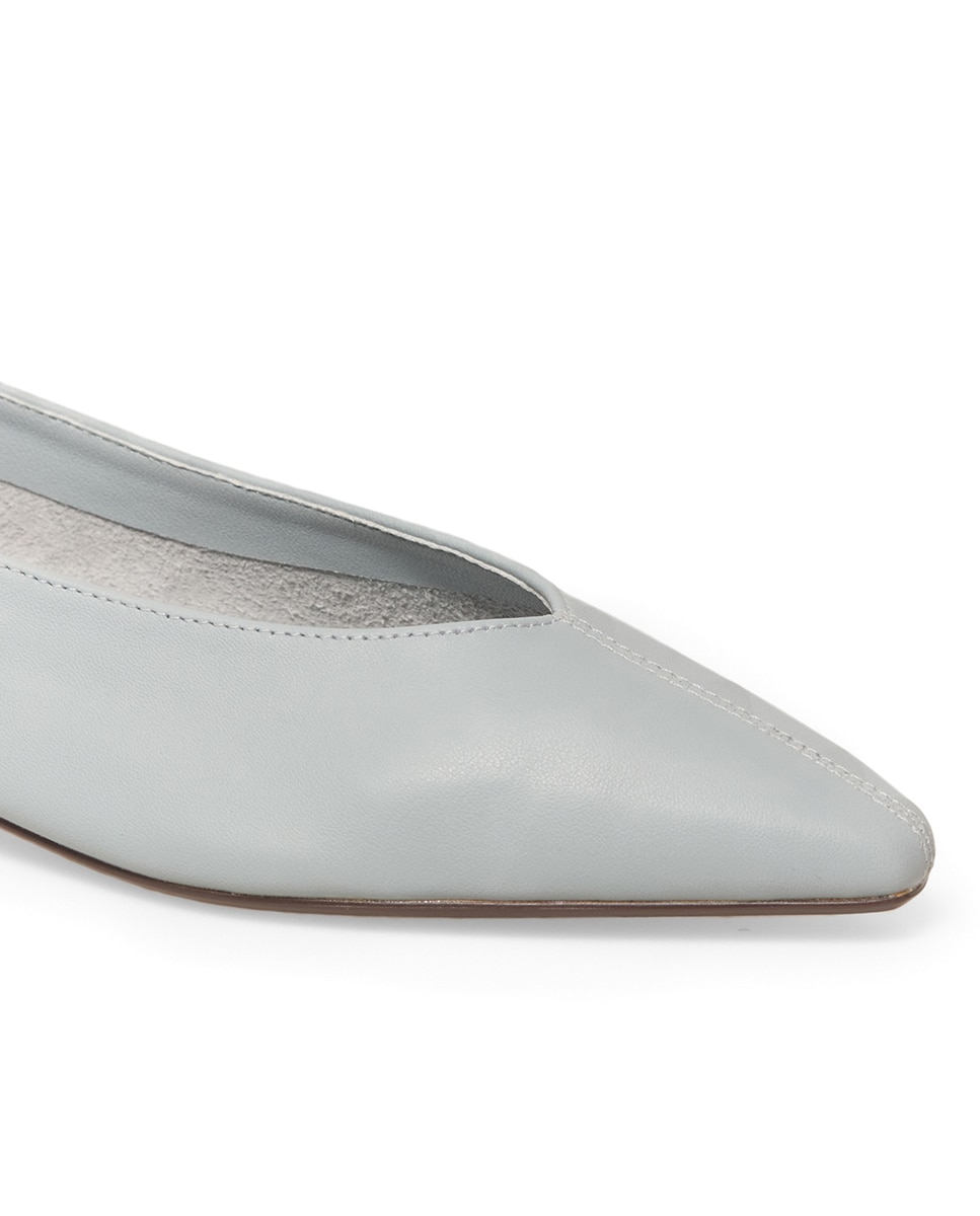 Sabrinas em Pele com Salto Pequeno Azul-claro-4