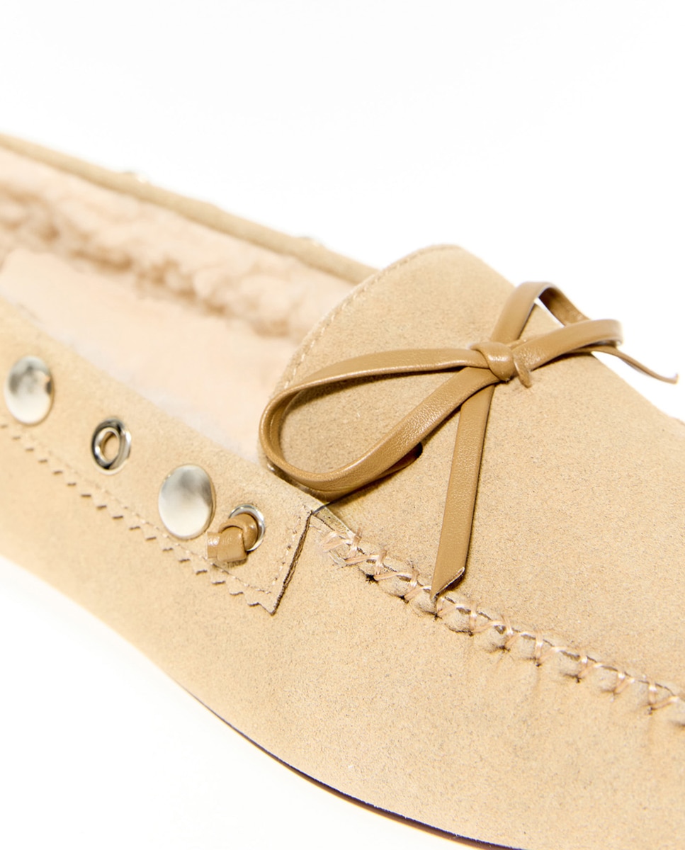 Mocassins com Pelo de Borrego e Tachas 730 Camel-4
