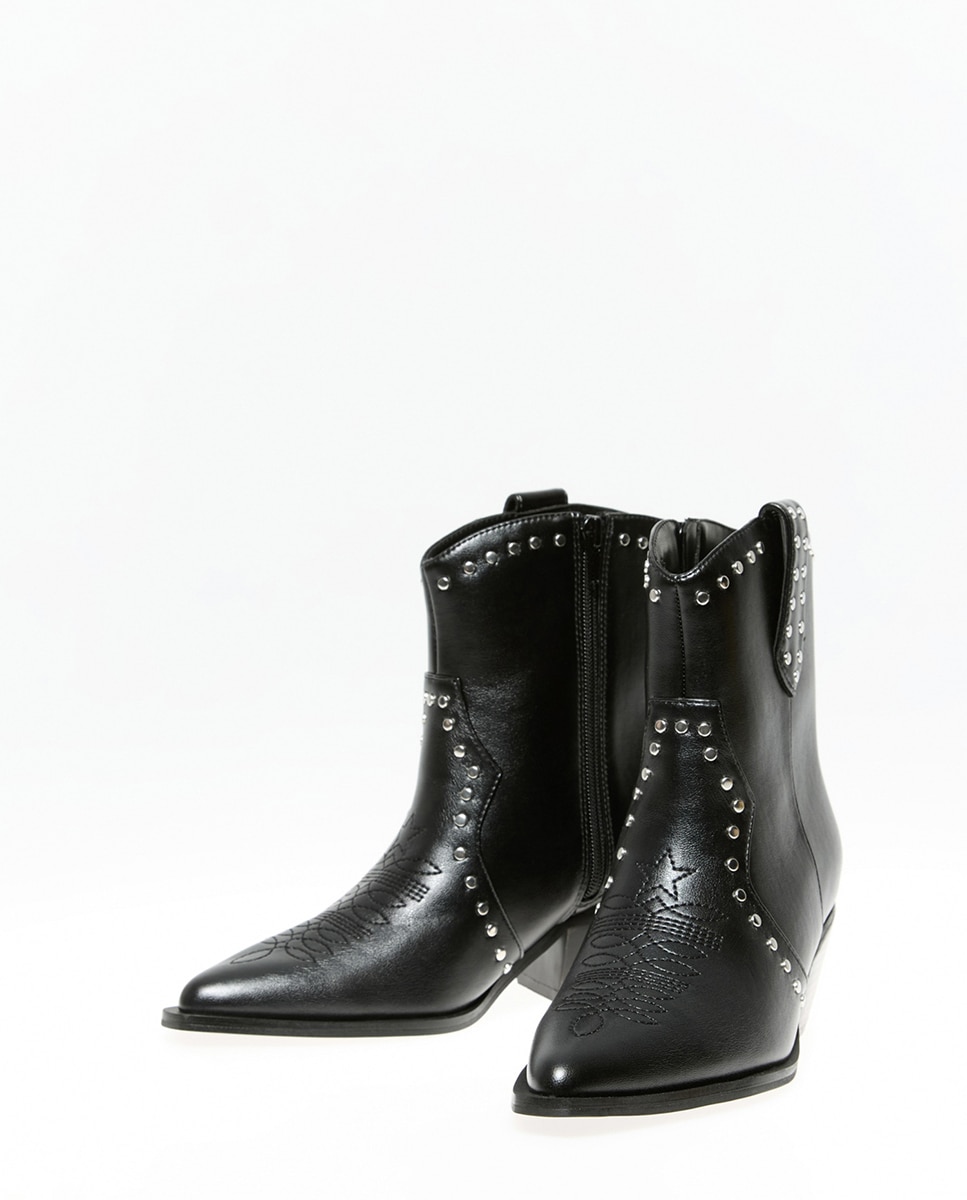 Botins Tipo Bowboy com Tachas Preto-2