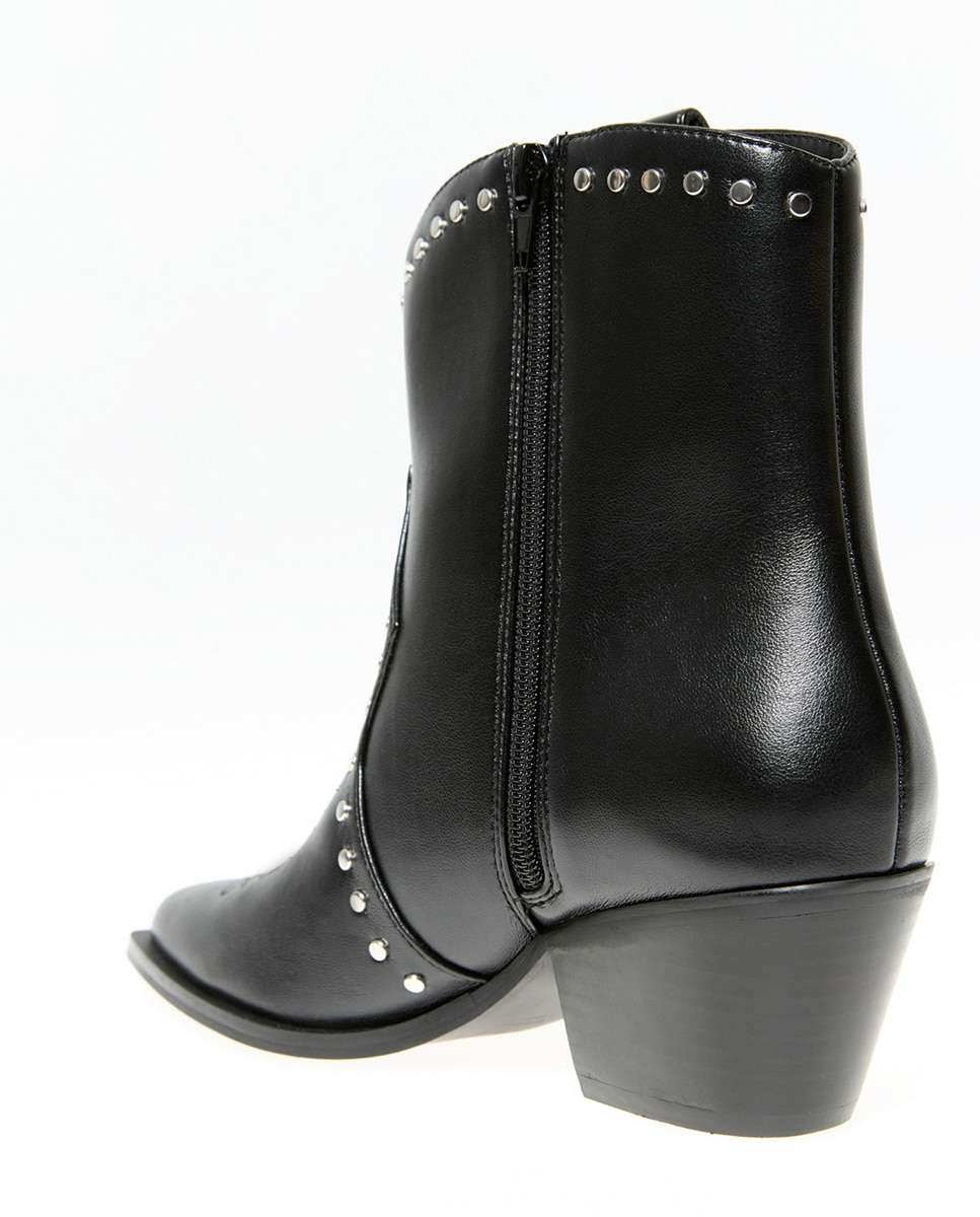 Botins Tipo Bowboy com Tachas Preto-4