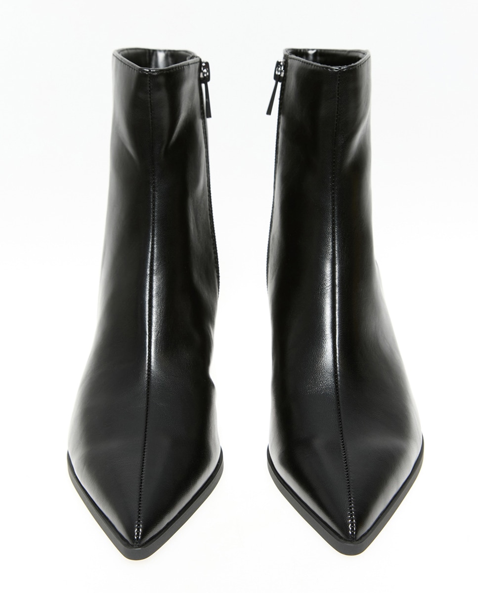 Botins com Biqueira Fechada Preto-2