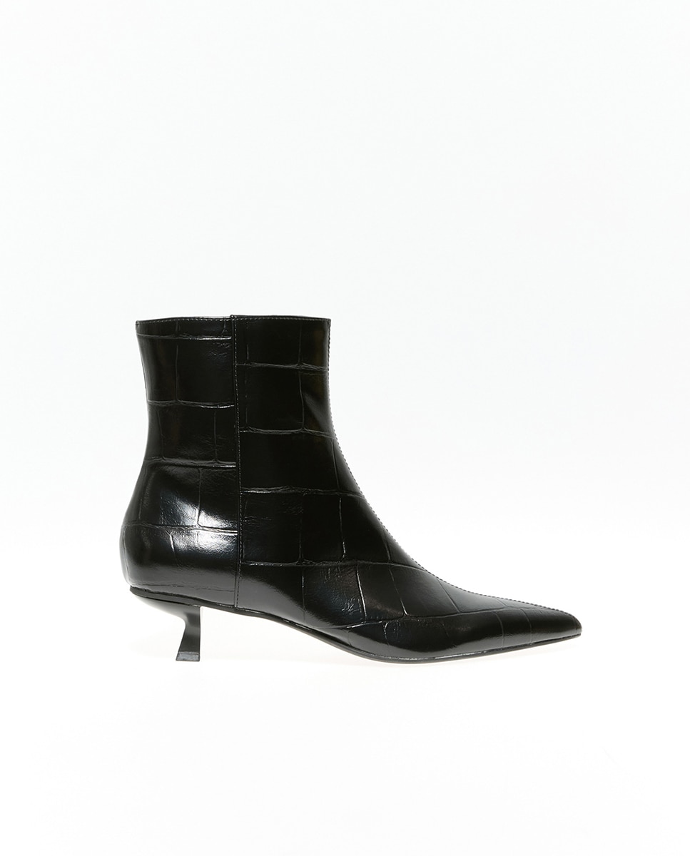 Imagem 0 de Botins com Biqueira Croco