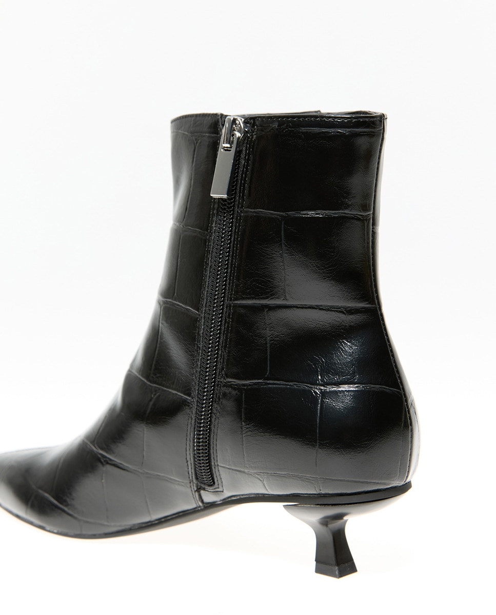 Botins com Biqueira Croco Preto-4
