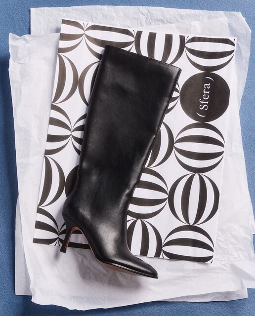 Imagem 0 de Botas de Salto Básicas